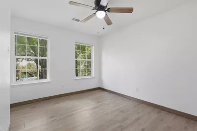 97 N Hollylaurel Circle, The Woodlands, TX 77382 - Photo 32