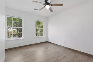 97 N Holly Laurel Cir, The Woodlands, TX 77382 - Photo 32