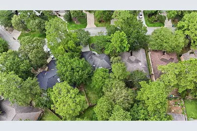 97 N Hollylaurel Circle, The Woodlands, TX 77382 - Photo 40