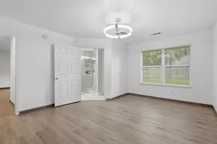 97 N Holly Laurel Cir, The Woodlands, TX 77382 - Photo 24