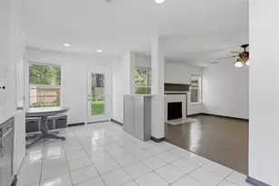 97 N Holly Laurel Cir, The Woodlands, TX 77382 - Photo 16