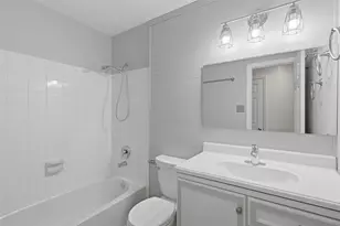 97 N Holly Laurel Cir, The Woodlands, TX 77382 - Photo 34