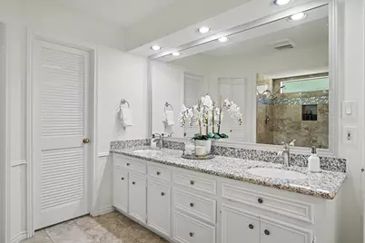 19 Postvine Court, The Woodlands, TX 77381 - Photo 16