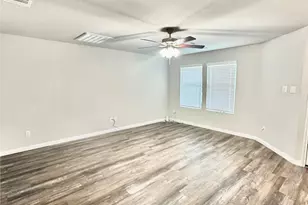 6317 Eastland St, Houston, TX 77028 - Photo 6