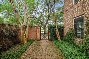 2219 Dickey Pl, Houston, TX 77019 - Photo 6