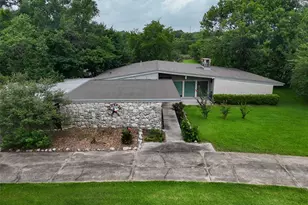 182 N Burnett Dr, Baytown, TX 77520 - Photo 42
