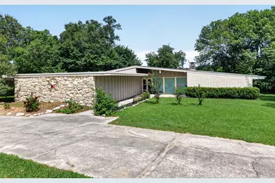 182 N Burnett Drive, Baytown, TX 77520 - Photo 2