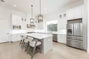 7546 Awty School Ln, Houston, TX 77055 - Photo 14