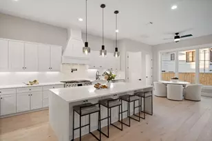 2046 MacArthur St, Houston, TX 77030 - Photo 10