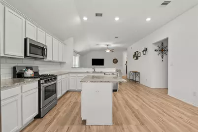 4331 Oakdale Mist Drive, Dickinson, TX 77539 - Photo 10
