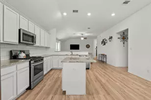 4331 Oakdale Mist Dr, Dickinson, TX 77539 - Photo 10
