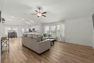 4331 Oakdale Mist Dr, Dickinson, TX 77539 - Photo 4