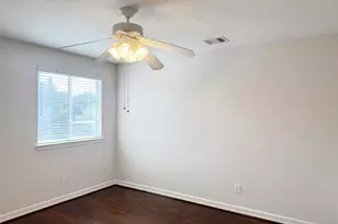 3002 Flintwood Dr, Sugar Land, TX 77479 - Photo 10
