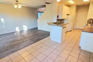 13043 Peppergate Ln, Houston, TX 77044 - Photo 2