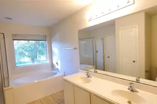 13043 Peppergate Ln, Houston, TX 77044 - Photo 6