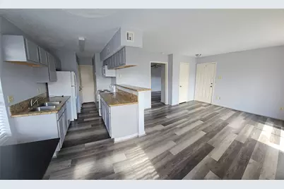 2750 Holly Hall Street #702, Houston, TX 77054 - Photo 8