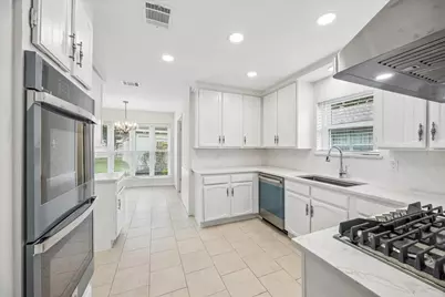 12050 Sturdivant Street, Meadows Place, TX 77477 - Photo 6