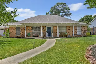 5103 Ashwood Dr, Baytown, TX 77521 - Photo 1