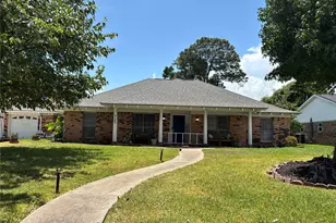 5103 Ashwood Dr, Baytown, TX 77521 - Photo 1