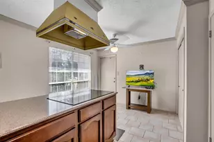 12326 Campos Dr, Houston, TX 77065 - Photo 8