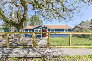 8229 Carolwood Dr, Houston, TX 77028 - Photo 32