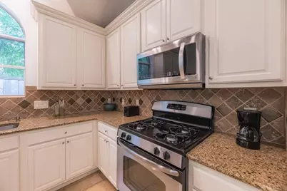 6 Avenswood Place, The Woodlands, TX 77382 - Photo 10