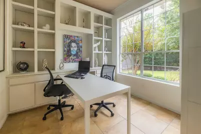 6 Avenswood Place, The Woodlands, TX 77382 - Photo 2