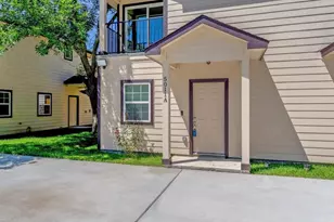 5007 Mallow St, Houston, TX 77033 - Photo 2