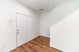 5007 Mallow St, Houston, TX 77033 - Photo 8