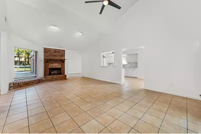 33 Crystal Lake Lane, The Woodlands, TX 77380 - Photo 6