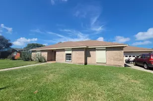 2626 Beluche, Galveston, TX 77551 - Photo 2