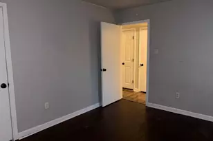 5818 Glenhurst Dr, Houston, TX 77033 - Photo 10