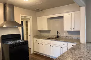 5818 Glenhurst Dr, Houston, TX 77033 - Photo 2