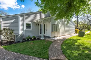 22 Hideaway Dr, Friendswood, TX 77546 - Photo 2