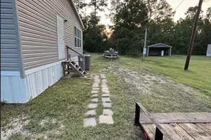 4220 W Sutton Dr, Vidor, TX 77662 - Photo 2