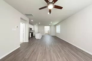 3874 Avalon Ln, Conroe, TX 77301 - Photo 8