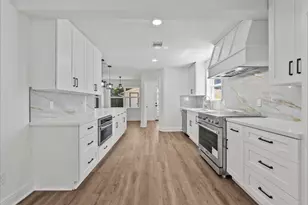 8011 Richmond Ave, Houston, TX 77063 - Photo 8