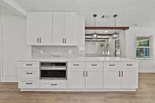 8011 Richmond Ave, Houston, TX 77063 - Photo 12