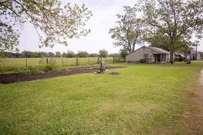 10553 S State Hwy 71, Danevang, TX 77437 - Photo 12