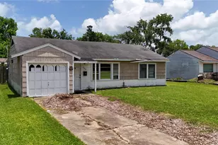 409 Center Way, Lake Jackson, TX 77566 - Photo 1