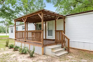 24990 Blackburn Dr, Splendora, TX 77372 - Photo 2