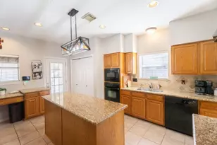 1209 Twin Oaks St, Friendswood, TX 77546 - Photo 8