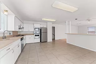 7302 Jones Dr, Galveston, TX 77551 - Photo 26