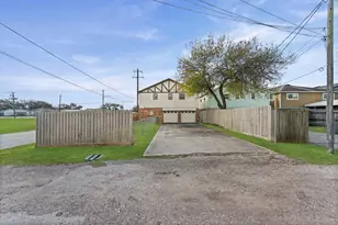 7302 Jones Dr, Galveston, TX 77551 - Photo 6