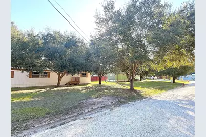 906 E Calhoun Street, El Campo, TX 77437 - Photo 12