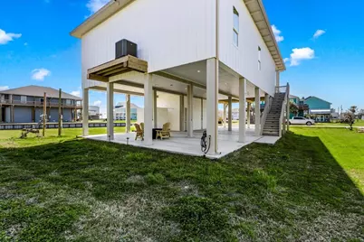 950 Sue Drive, Crystal Beach, TX 77650 - Photo 40