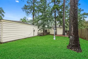 1926 Maple Lakes Dr, Houston, TX 77339 - Photo 40