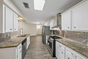 1926 Maple Lakes Dr, Houston, TX 77339 - Photo 18