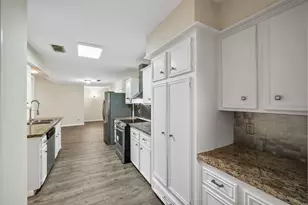 1926 Maple Lakes Dr, Houston, TX 77339 - Photo 18