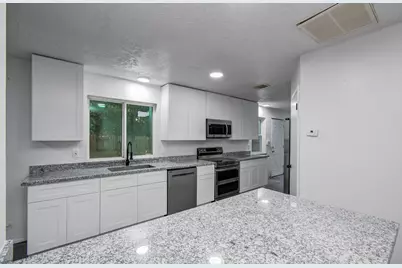 5006 Village Springs Drive, Houston, TX 77339 - Photo 26